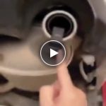 Malý magnetický GPS lokátor s funkcí odposlechu – video